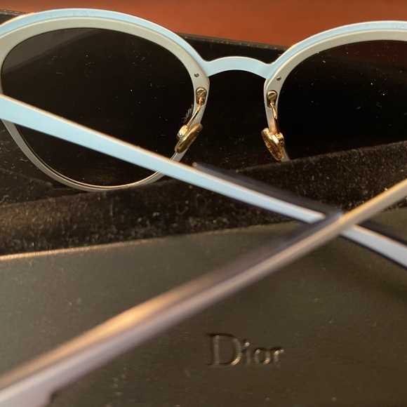 NWOT Christian Dior mirrored sunglasses, light blue frame, case, certification - Picture 4 of 11